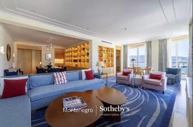 Шикарные апартаменты у моря в Porto Montenegro - 3 спальни, 236 м², цена по запросу