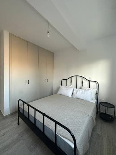 Аренда квартиры в Пафосе - 1100 EUR, новая 1-комнатная с парковкой