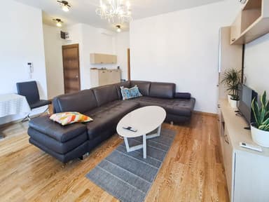 Аренда квартиры в Бечичи: 1 спальня, паркинг, 800 EUR/мес.
