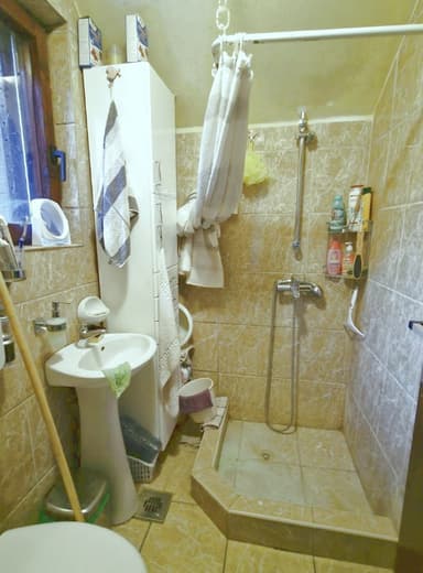 Продается дом с бассейном в Херцег-Нови за 155,000 EUR