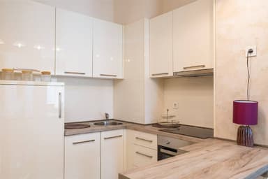 Сдаётся 1-комнатная квартира в центре Будвы, 1200 EUR в месяц, первая линия у моря