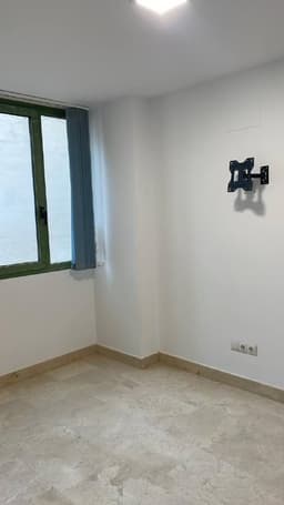 Новая квартира с 1 спальней в центре Аликанте за 1000 EUR в месяц