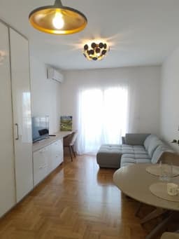 Сдам 1-комнатную квартиру в Будве на лето, цена 1300€ в июле и августе