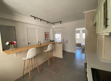 Аренда 3-комнатной квартиры в Пуэрто-де-Сагунто за 1025€/мес с балконом и современным дизайном!