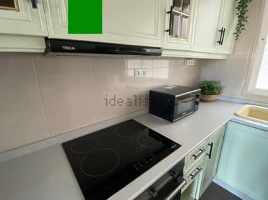 Аренда 3-комнатной квартиры в Пуэрто-де-Сагунто за 1025€/мес с балконом и современным дизайном!