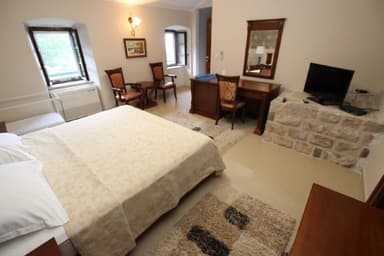 Аренда виллы с бассейном в Будве за 3500 EUR в месяц