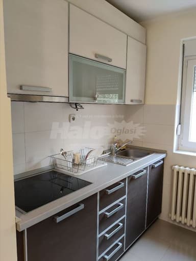 Светлая квартира в Новом Белграде, 550 EUR в месяц, новая мебель и техника