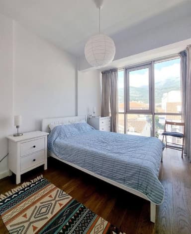 Светлая уютная квартира с 2 спальнями в центре Будвы за 1350 EUR