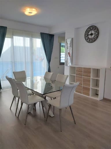 Аренда виллы с 4 спальнями в Лимассоле, 4000 EUR в месяц