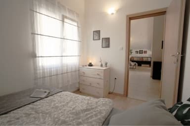 Квартира с 2 спальнями и видом на море в Дженовичи за €800 в месяц