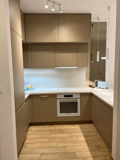 Сдаётся 2-комнатная квартира с гаражом в Будве за 1200 EUR в месяц