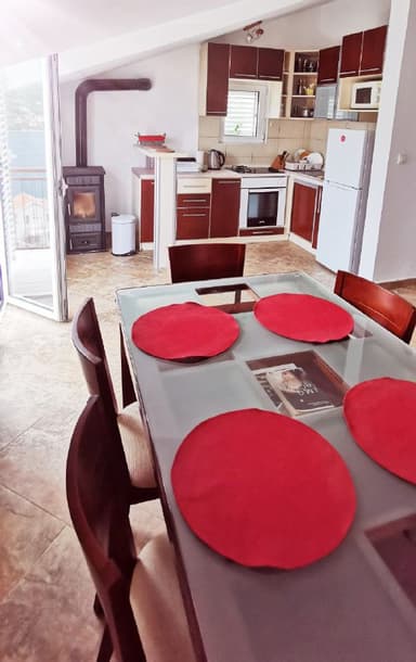 Аренда квартиры в Тивате с 2 спальнями за 800 EUR в месяц