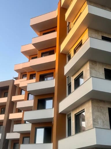 Современная однокомнатная квартира в Ульцине с видом на море за 110 400 EUR