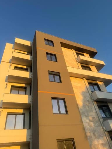 Современная однокомнатная квартира в Ульцине с видом на море за 110 400 EUR
