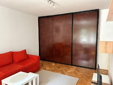Светлая квартира в Voždovac с новой мебелью за 400