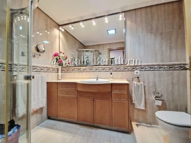 Квартира с 4 спальнями в Бенидорме за 685000 EUR - Отличная инвестиция!