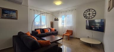 Светлая квартира с 2 спальнями и видом на море в Бечичах — только 100 EUR/сут.