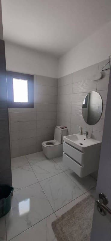 Аренда квартиры в Пафосе - 1,300 EUR в месяц, светлая 2-спальная квартира с бассейном.