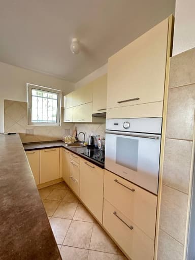 Продается квартира с 3 спальнями и двориком в Петроваце – 200,000 EUR